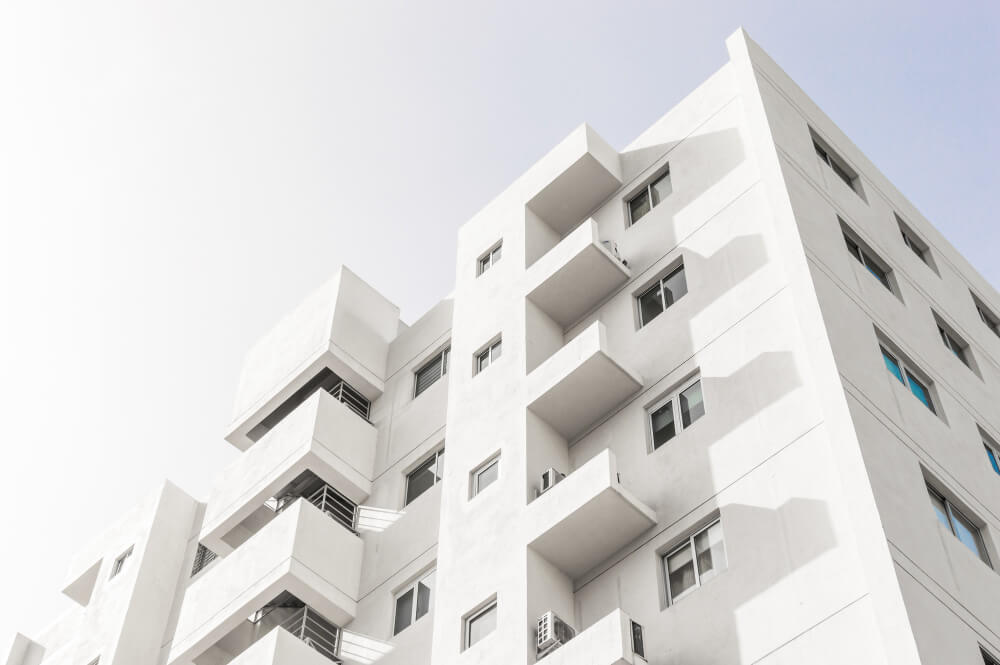 Los tipos de vivienda se pueden clasificar de a cuerdo a su tipo de construccion como casas apartamentos
